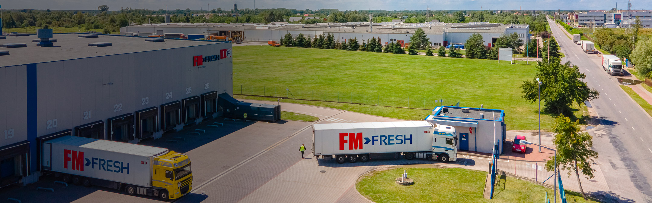 Transporting-fresh-products - truck + warehouse FM Fresh - desktop format